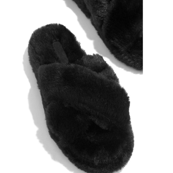 Black X Crossed Faux Fur Slippers Slides - Picture 2 of 6